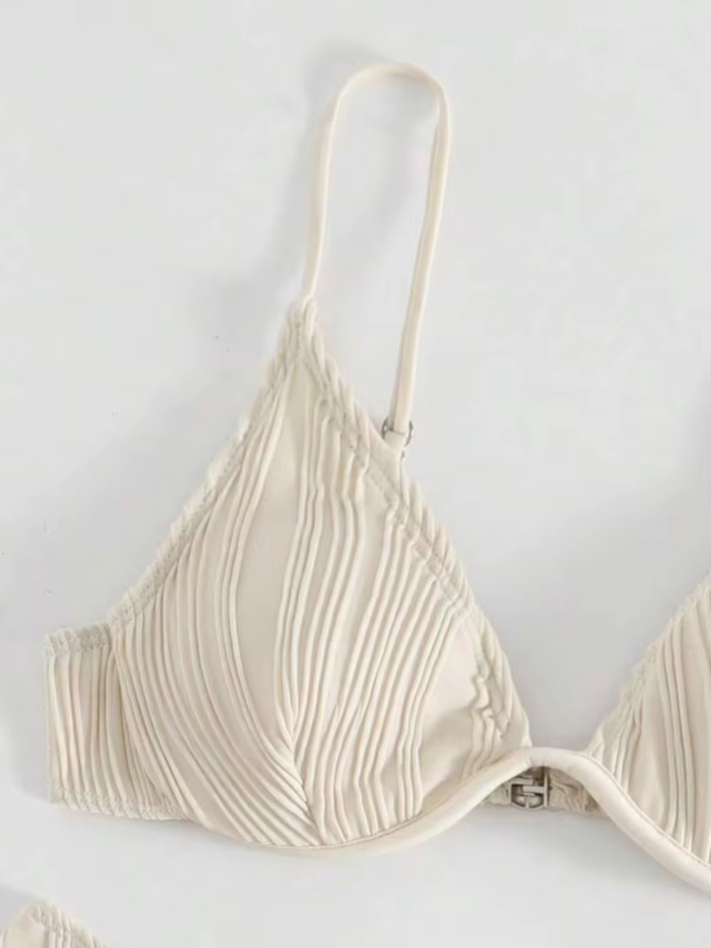 Bikini Set (Size L) - Picture 3 of 11